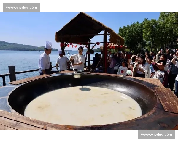 天目湖鱼头创始人免费送 3000 碗砂锅鱼头 为常州苏超队热血助威